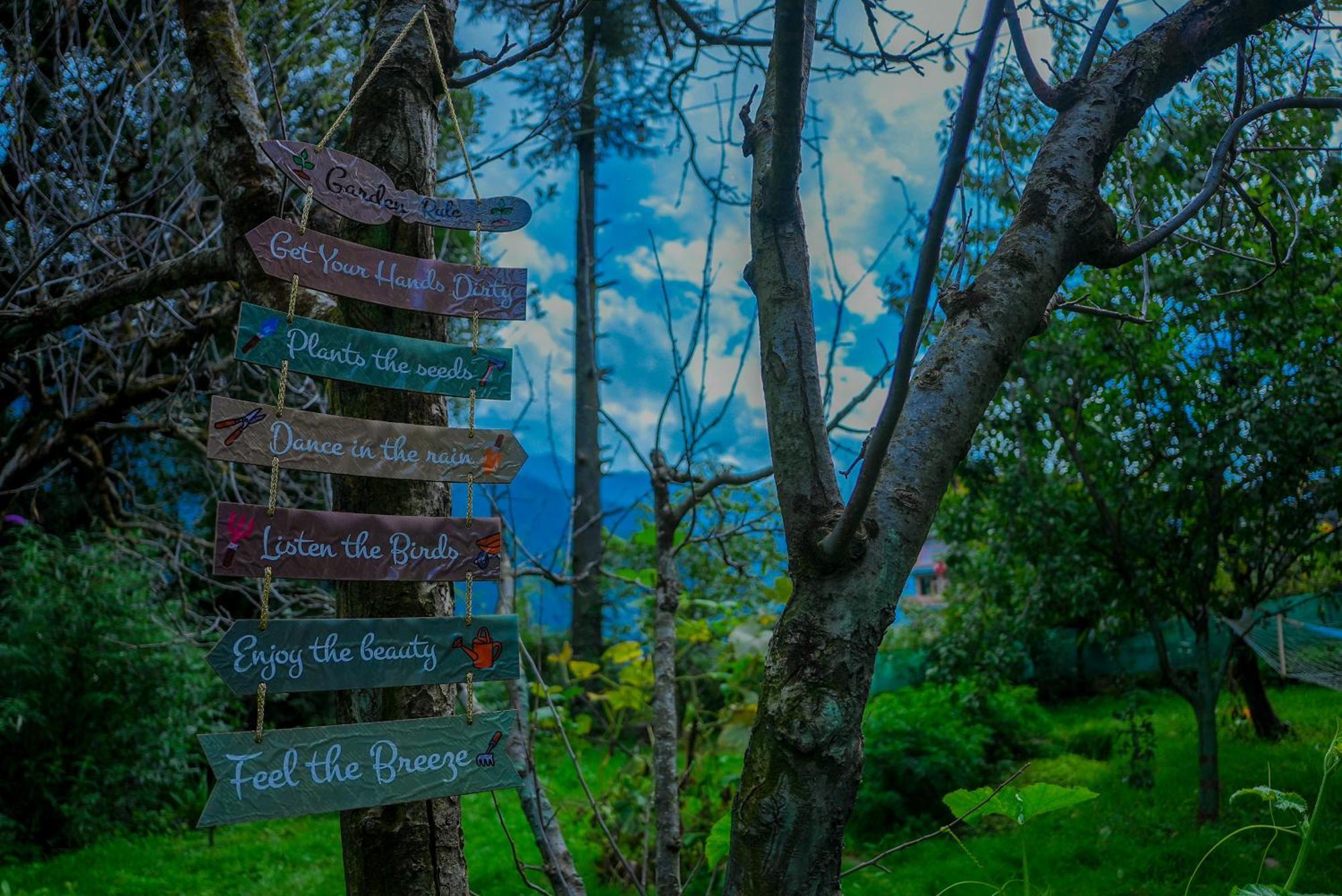 The Manu Emerald # Farmhouse # Top Selling Cottage In Manali # Peaceful Heritage Cozy Stay # Lawn With Bonfire # Most Awarded Esterno foto