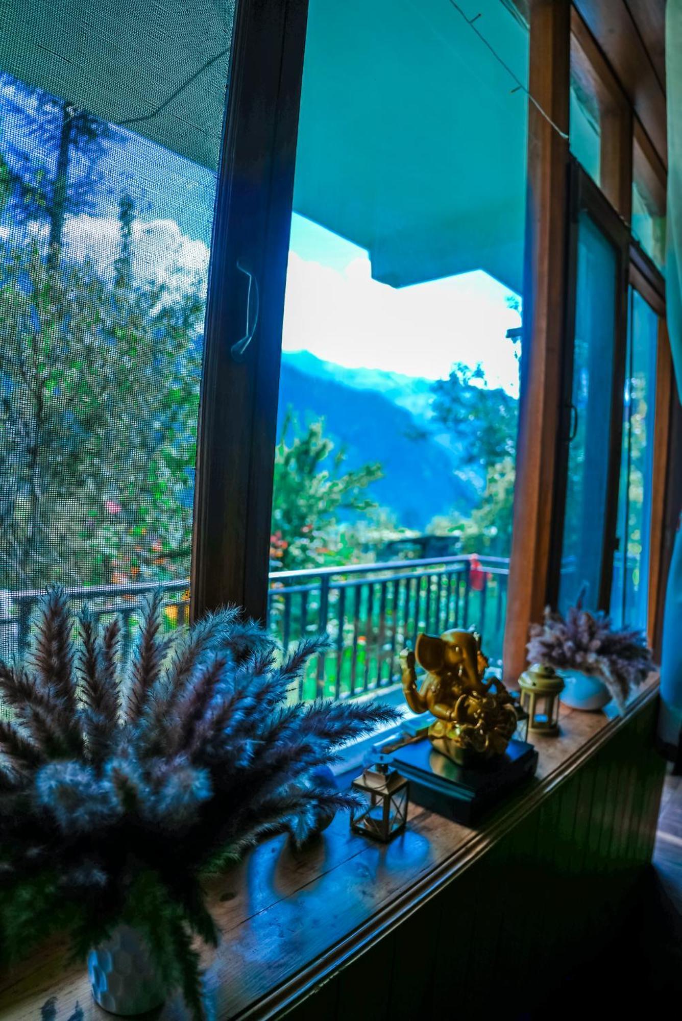 The Manu Emerald # Farmhouse # Top Selling Cottage In Manali # Peaceful Heritage Cozy Stay # Lawn With Bonfire # Most Awarded Esterno foto
