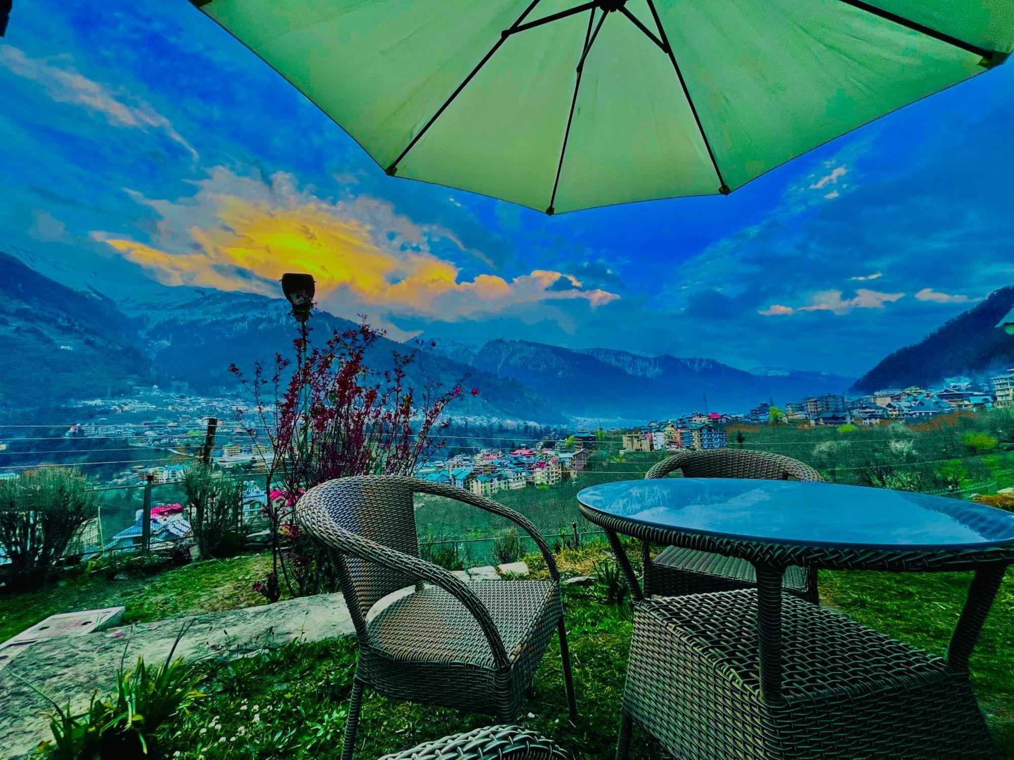 The Manu Emerald # Farmhouse # Top Selling Cottage In Manali # Peaceful Heritage Cozy Stay # Lawn With Bonfire # Most Awarded Esterno foto