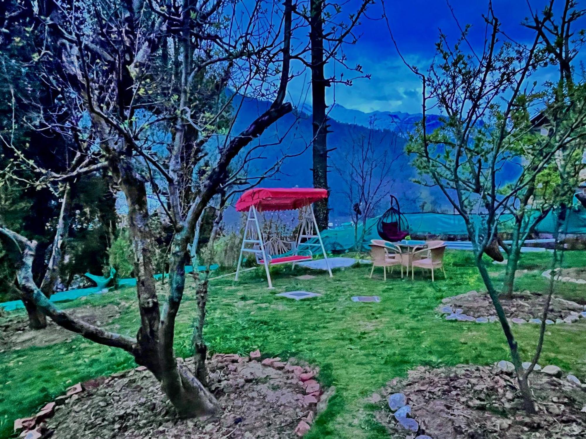 The Manu Emerald # Farmhouse # Top Selling Cottage In Manali # Peaceful Heritage Cozy Stay # Lawn With Bonfire # Most Awarded Esterno foto