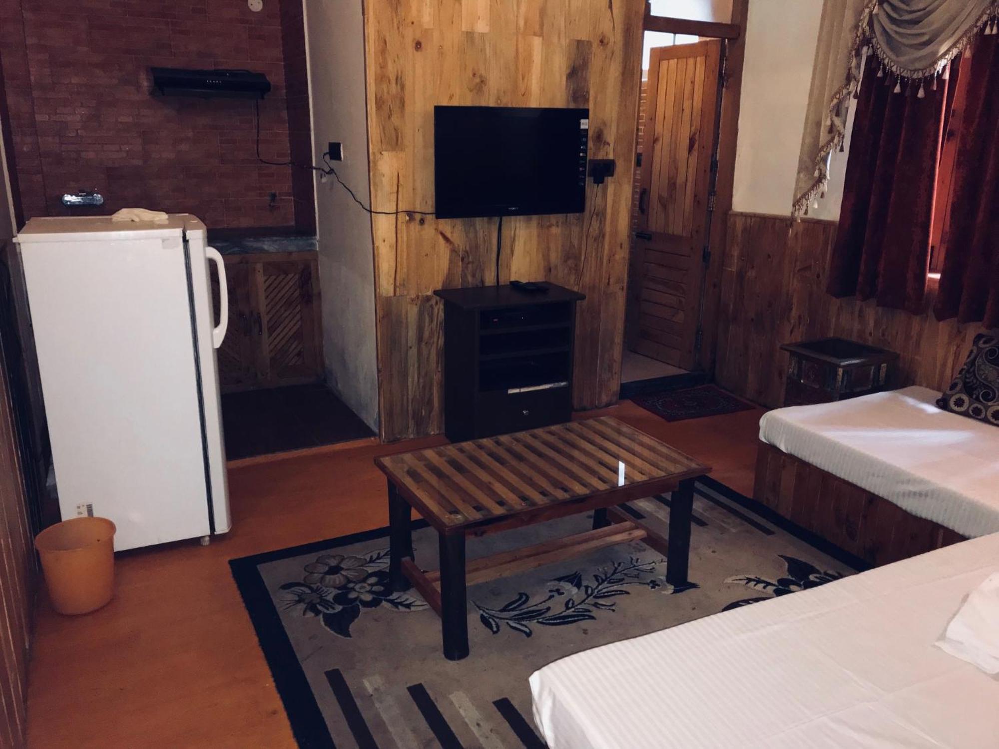 The Manu Emerald # Farmhouse # Top Selling Cottage In Manali # Peaceful Heritage Cozy Stay # Lawn With Bonfire # Most Awarded Esterno foto