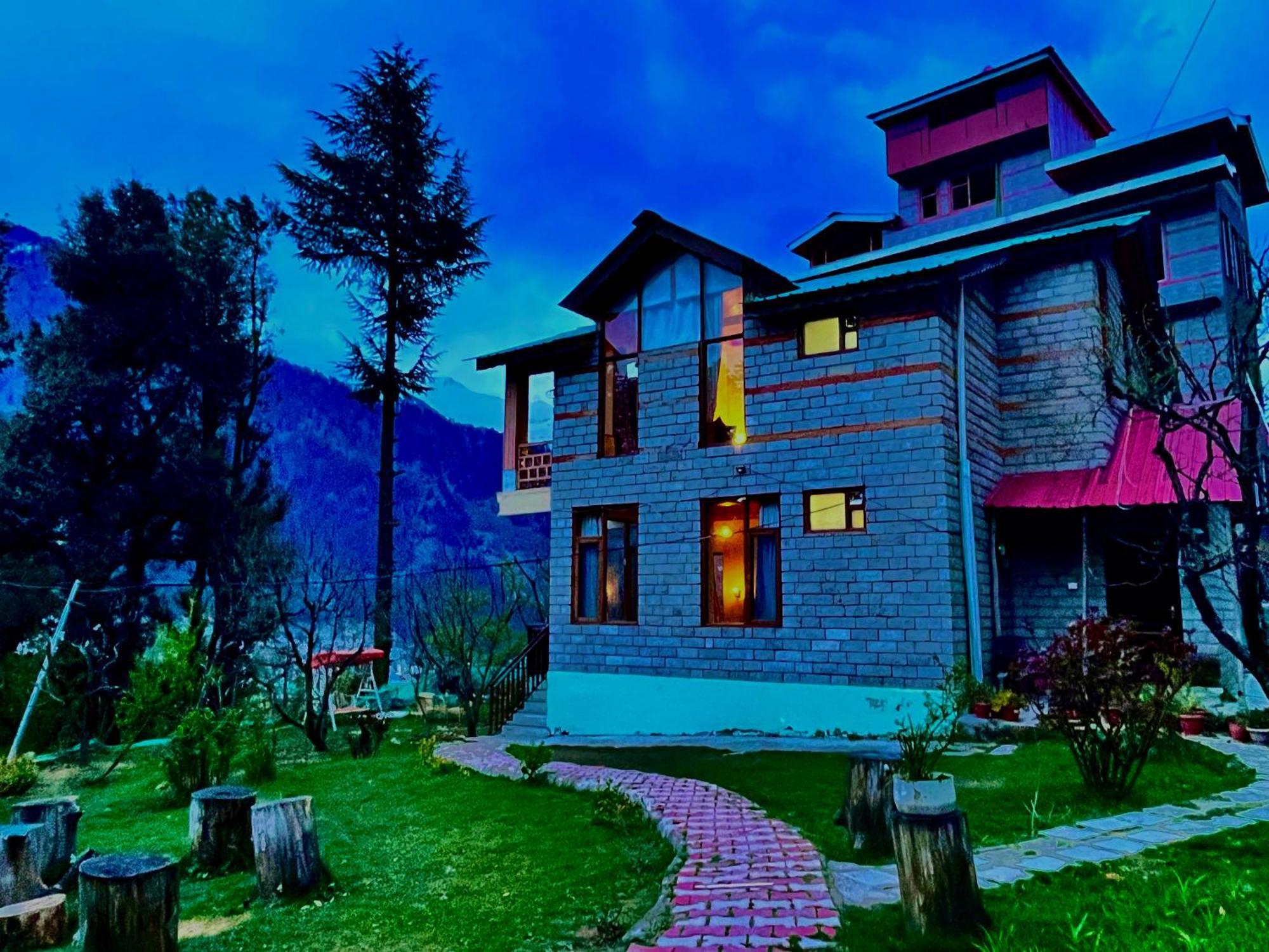 The Manu Emerald # Farmhouse # Top Selling Cottage In Manali # Peaceful Heritage Cozy Stay # Lawn With Bonfire # Most Awarded Esterno foto